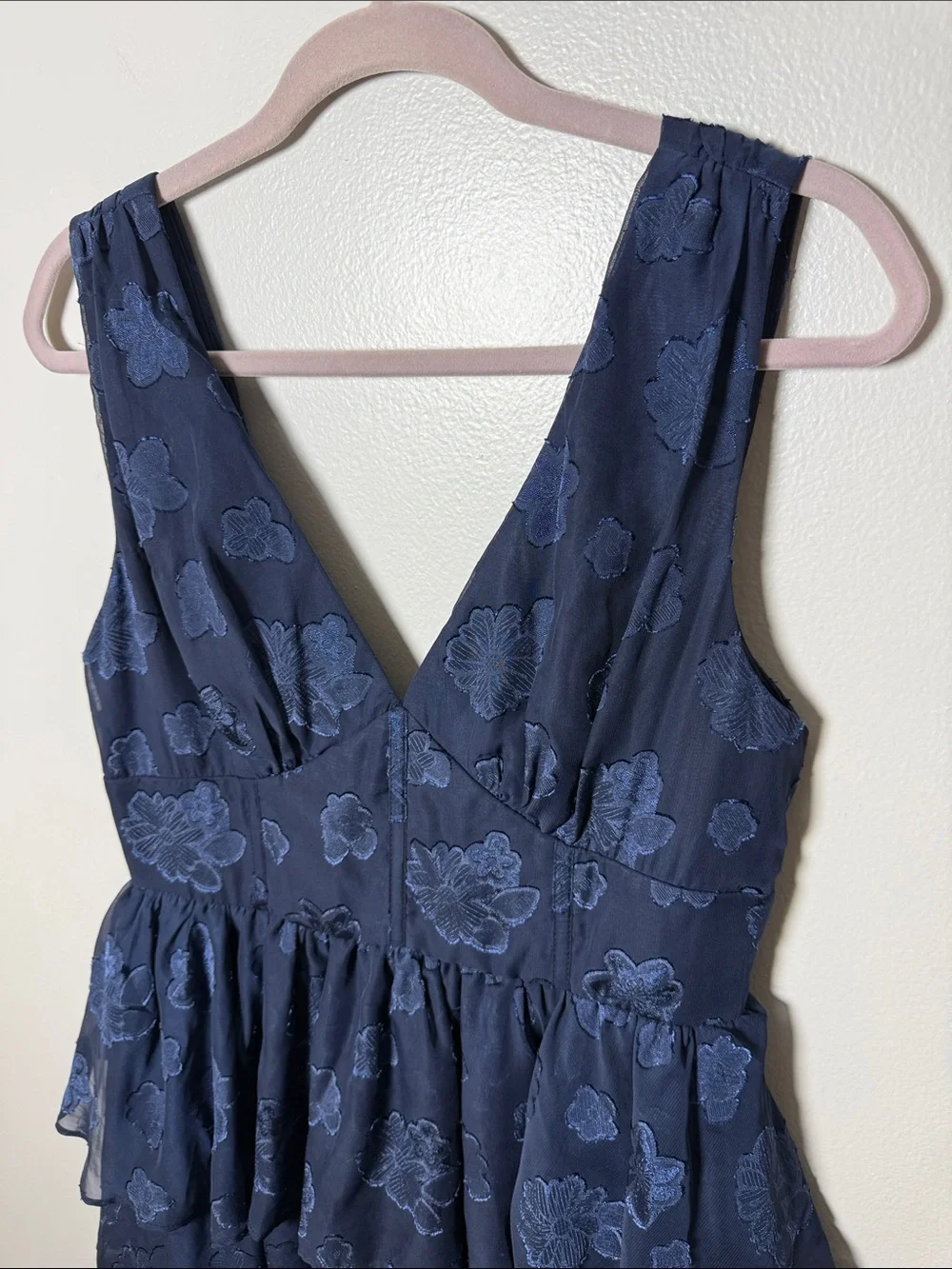 Lulu's Navy Blue Floral Tiered V-Neck Floral Dress Large - Picture 2 of 5